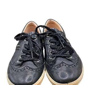 Echo women's shoes size nine Good condition and ready to get back on the course